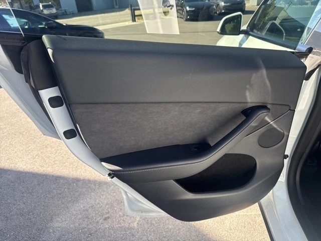2022 Tesla Model Y - Image 14 of 21