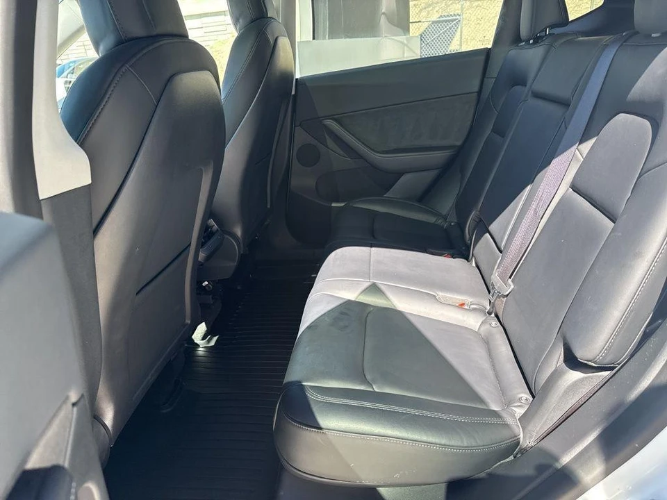 2022 Tesla Model Y - Image 16 of 21