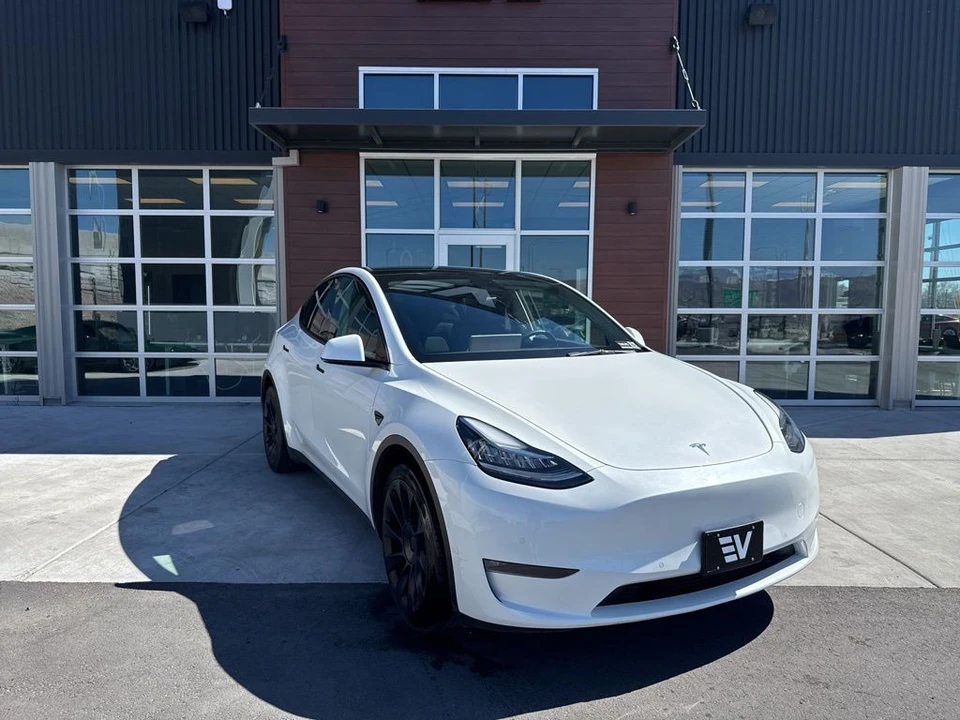 2022 Tesla Model Y - Image 2 of 21
