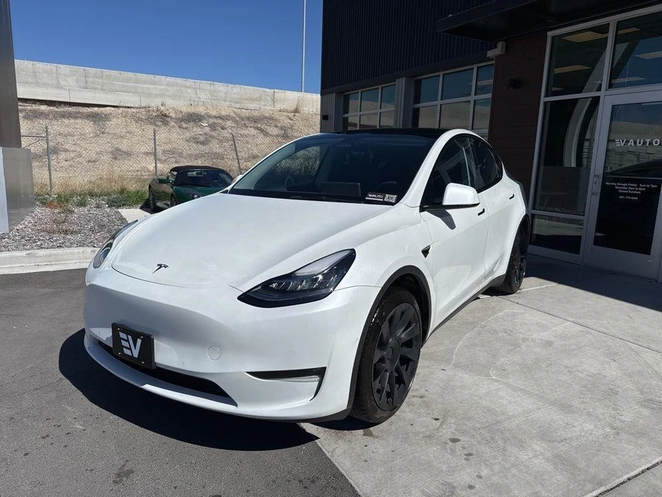 2022 Tesla Model Y - Image 4 of 21