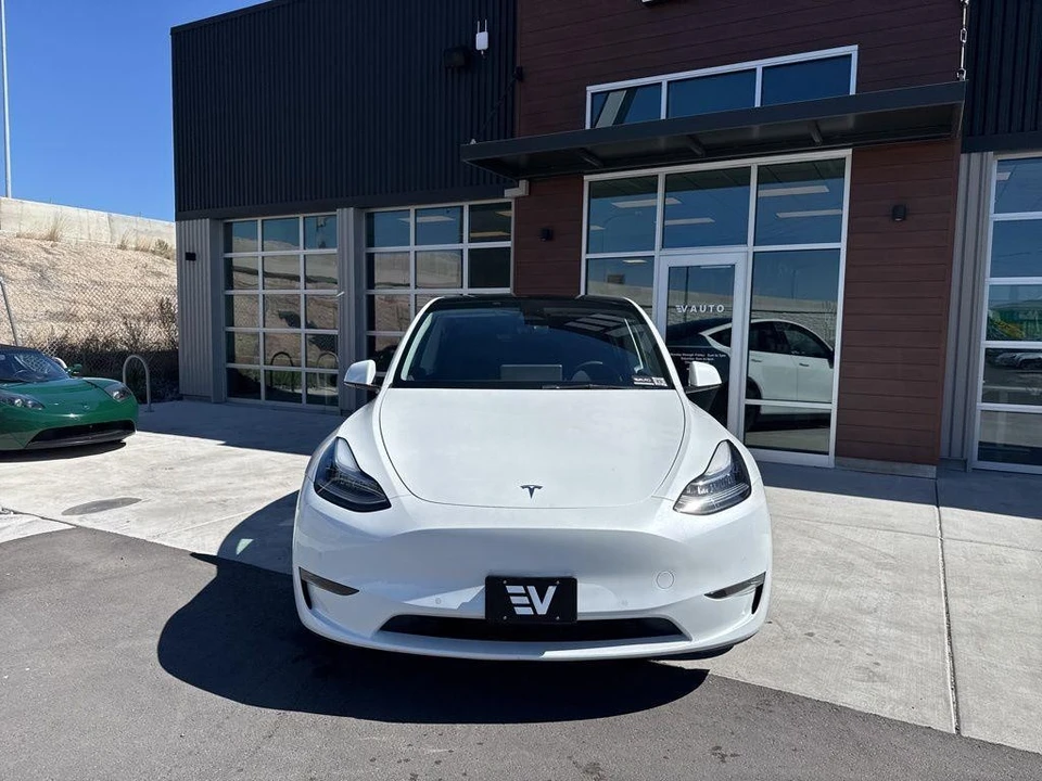 2022 Tesla Model Y - Image 3 of 21