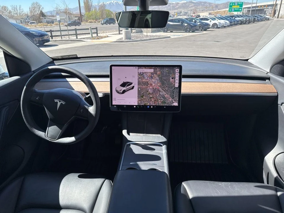 2022 Tesla Model Y - Image 21 of 21
