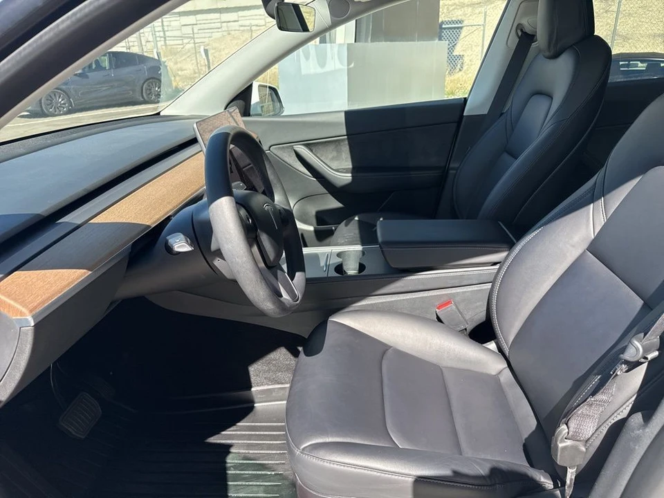 2022 Tesla Model Y - Image 13 of 21