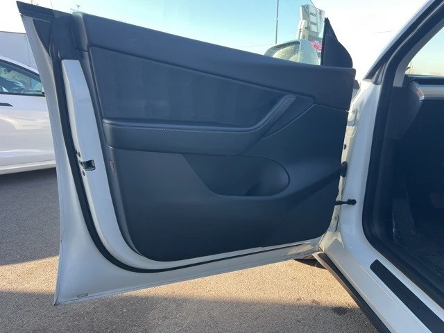 2022 Tesla Model Y - Image 8 of 21