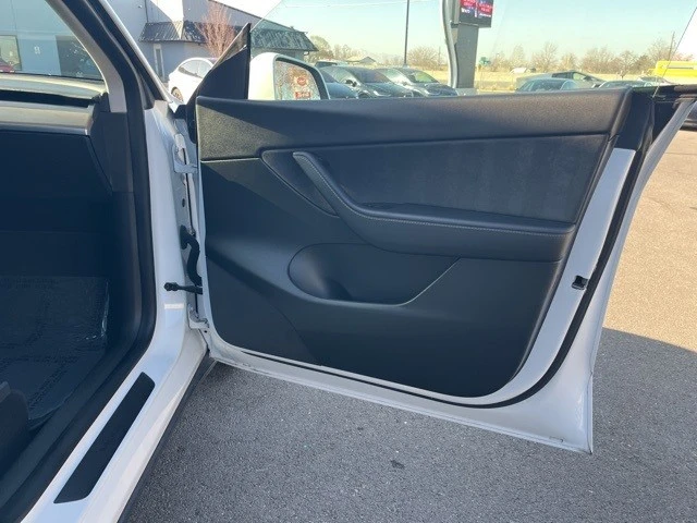 2022 Tesla Model Y - Image 19 of 21