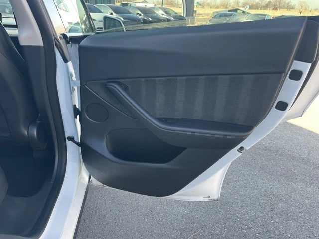 2022 Tesla Model Y - Image 16 of 21