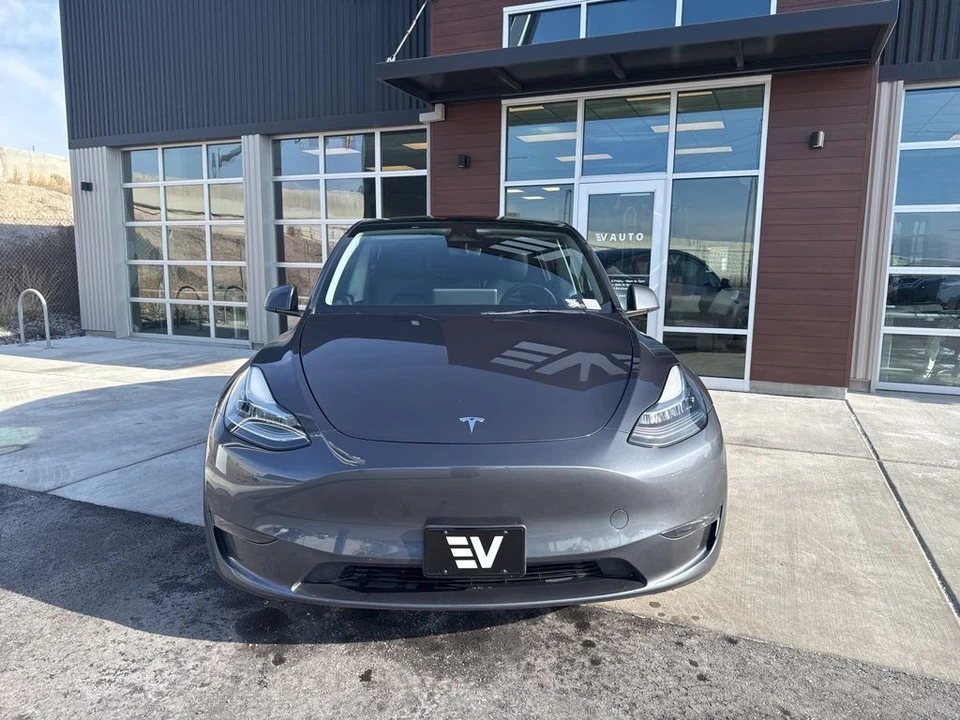 2022 Tesla Model Y - Image 2 of 21