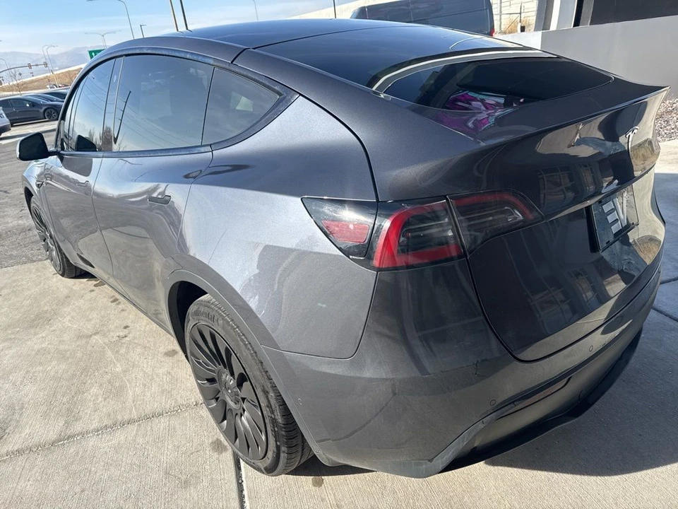 2022 Tesla Model Y - Image 5 of 21