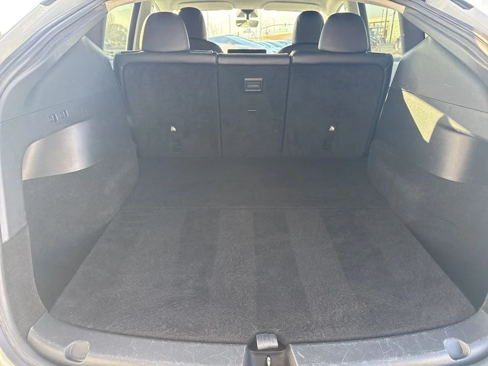 2022 Tesla Model Y - Image 16 of 21