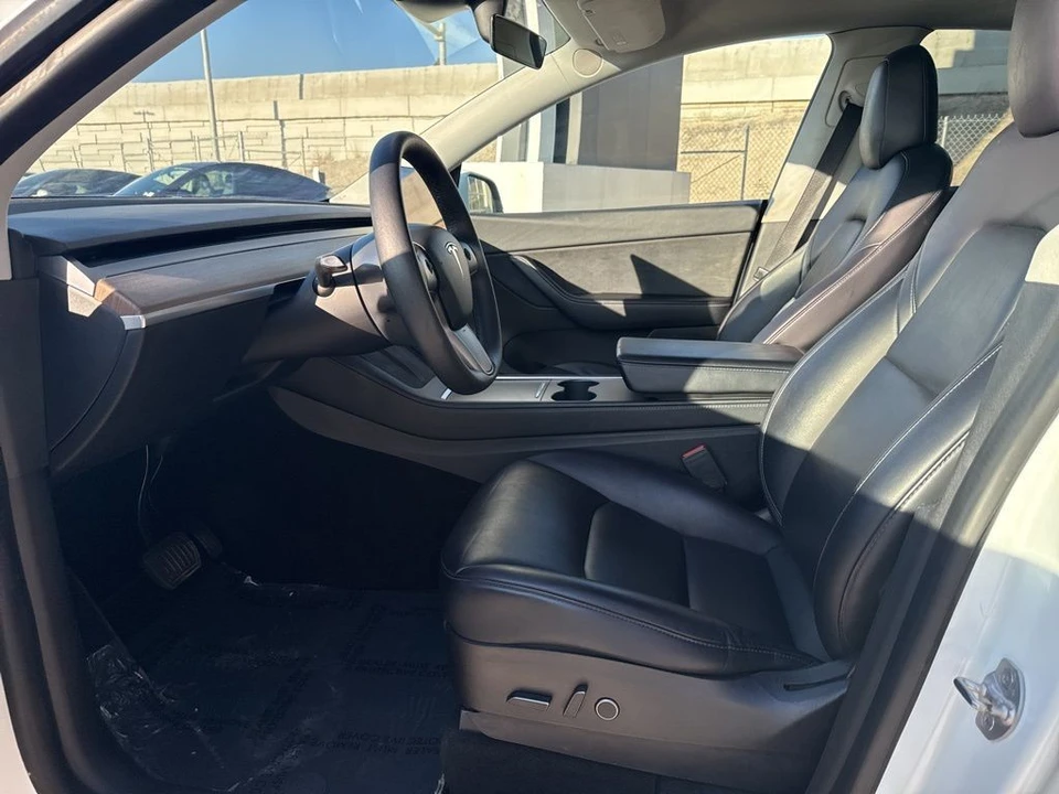 2022 Tesla Model Y - Image 12 of 21