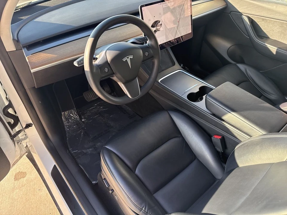 2022 Tesla Model Y - Image 11 of 21