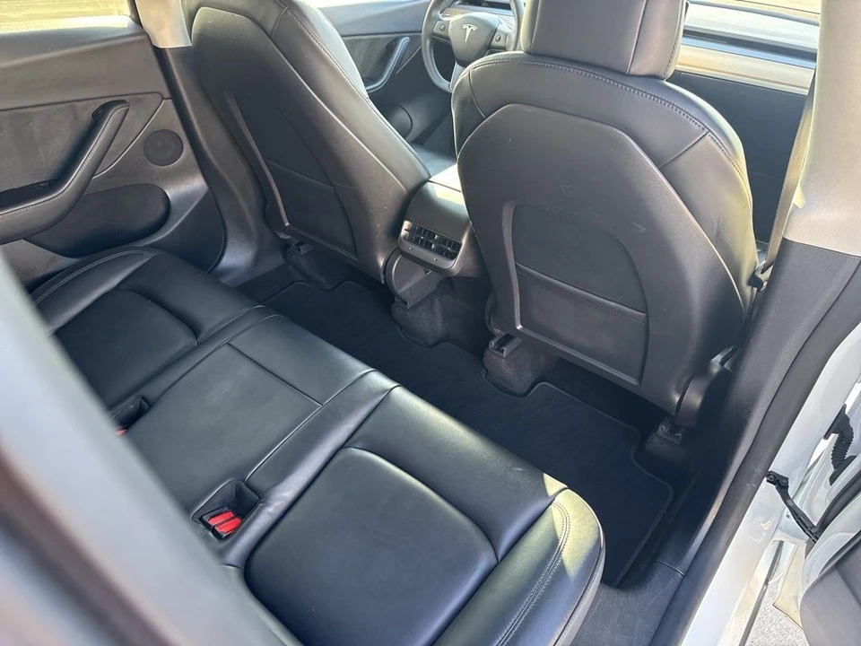 2022 Tesla Model Y - Image 18 of 21