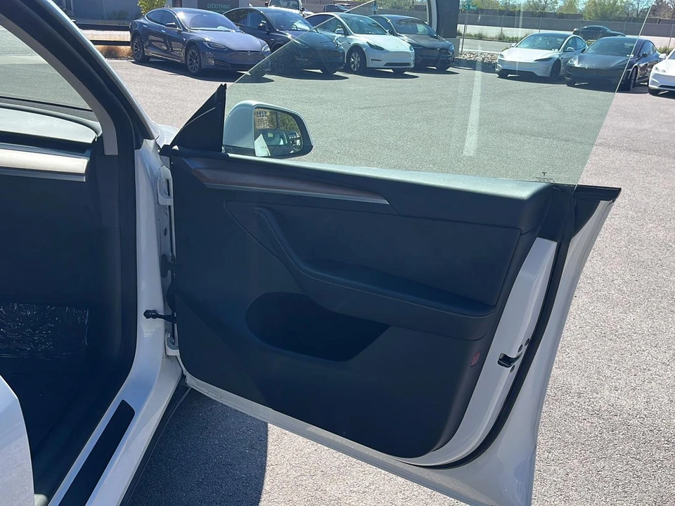 2022 Tesla Model Y - Image 22 of 27
