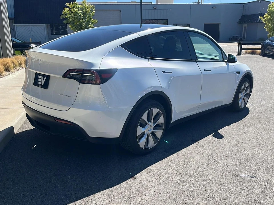 2022 Tesla Model Y - Image 8 of 27