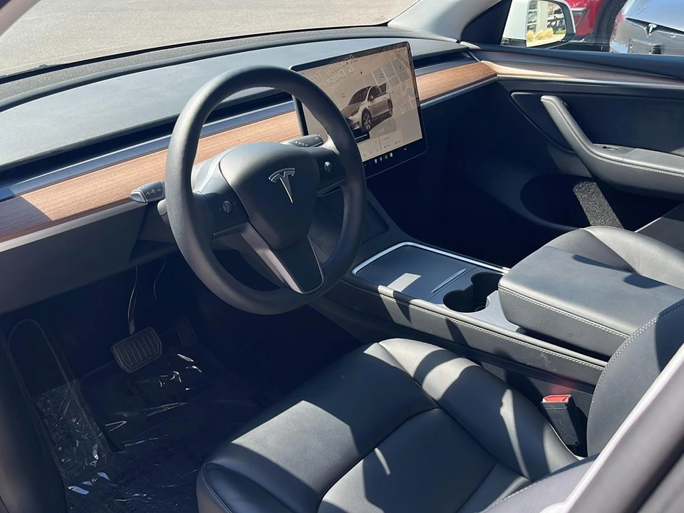 2022 Tesla Model Y - Image 12 of 21