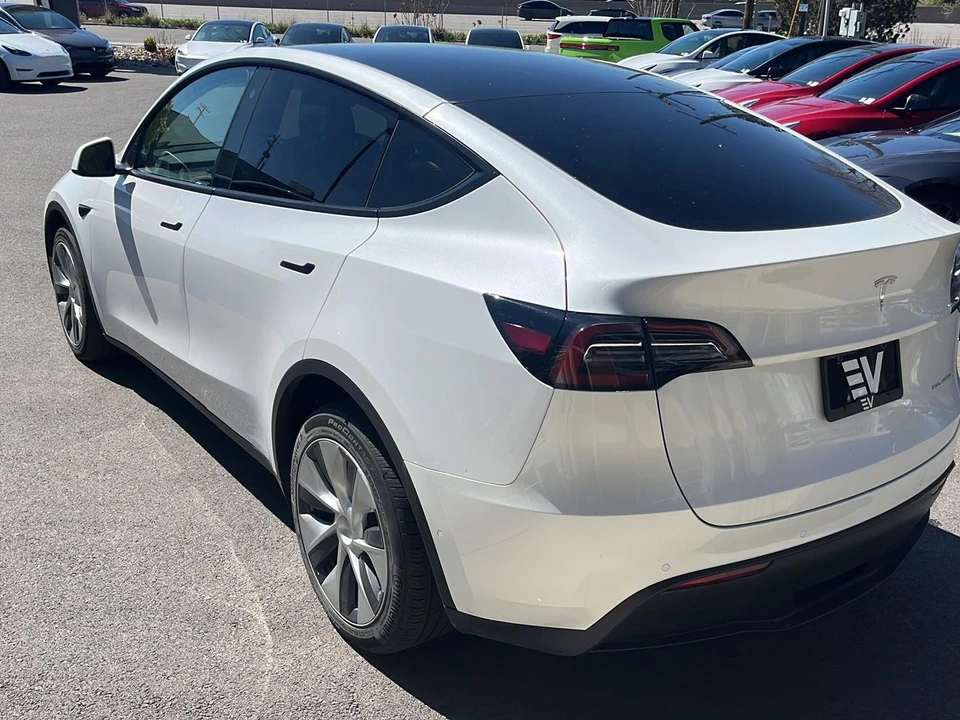 2022 Tesla Model Y - Image 6 of 21