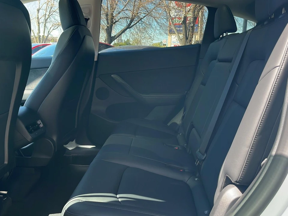 2022 Tesla Model Y - Image 16 of 21