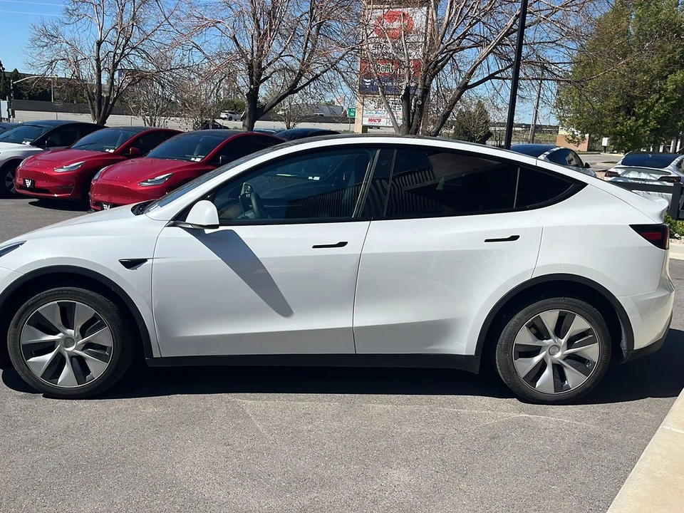 2022 Tesla Model Y - Image 5 of 21