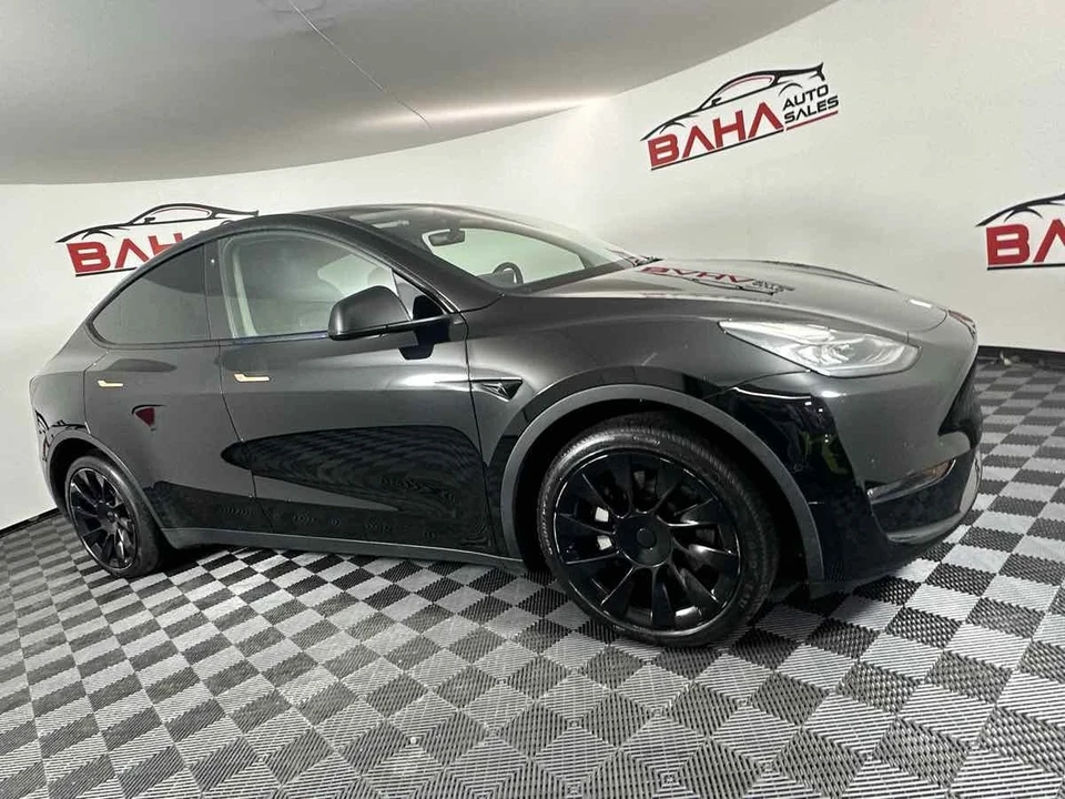 2022 Tesla Model Y - Image 12 of 21