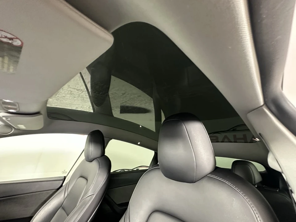 2022 Tesla Model Y - Image 16 of 21