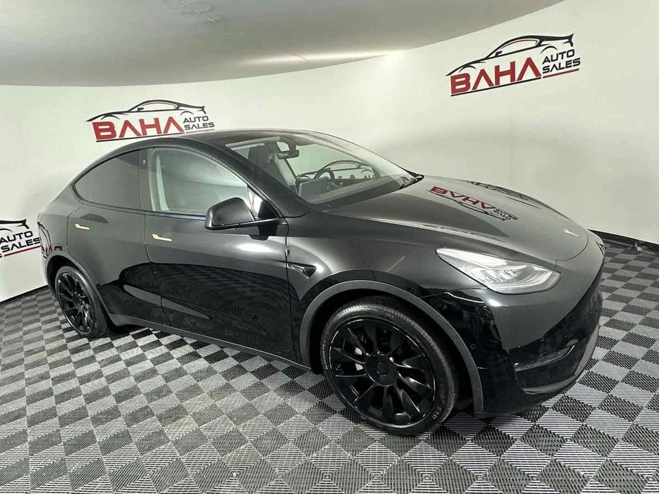 2022 Tesla Model Y - Image 11 of 21