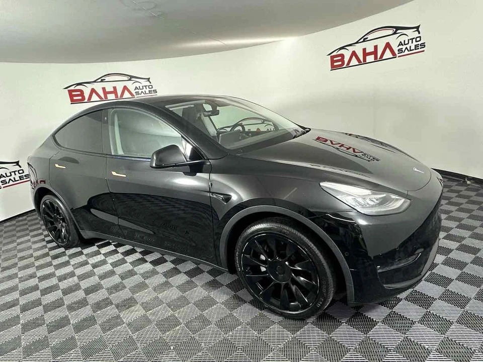 2022 Tesla Model Y - Image 11 of 21
