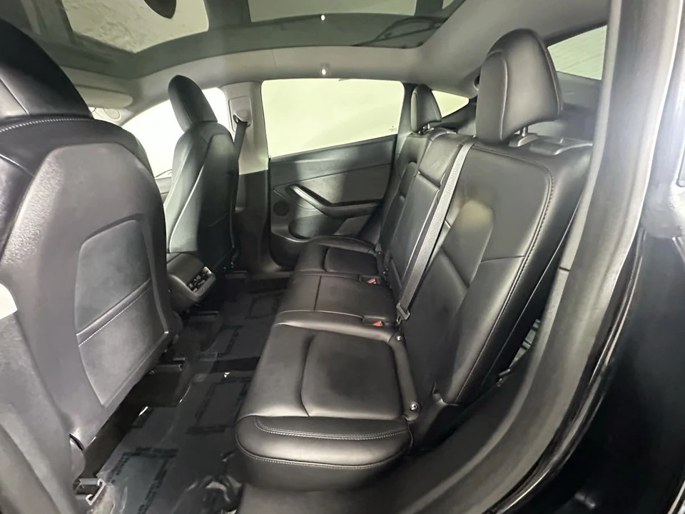2022 Tesla Model Y - Image 17 of 21