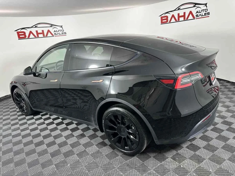 2022 Tesla Model Y - Image 5 of 21
