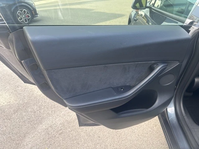 2022 Tesla Model Y - Image 15 of 21