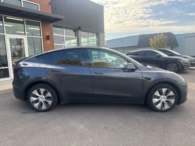 2022 Tesla Model Y - Image 9 of 21