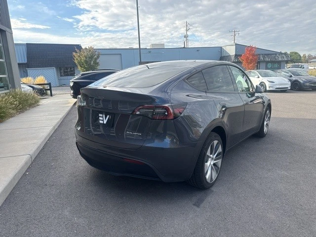 2022 Tesla Model Y - Image 8 of 21
