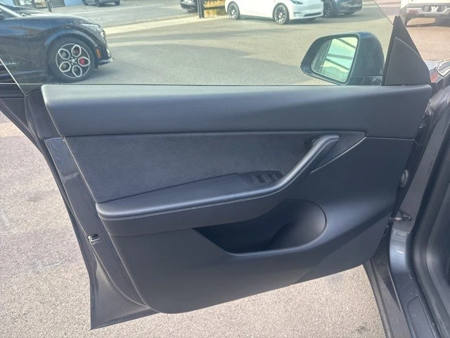 2022 Tesla Model Y - Image 11 of 21