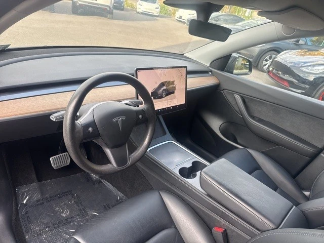 2022 Tesla Model Y - Image 13 of 21