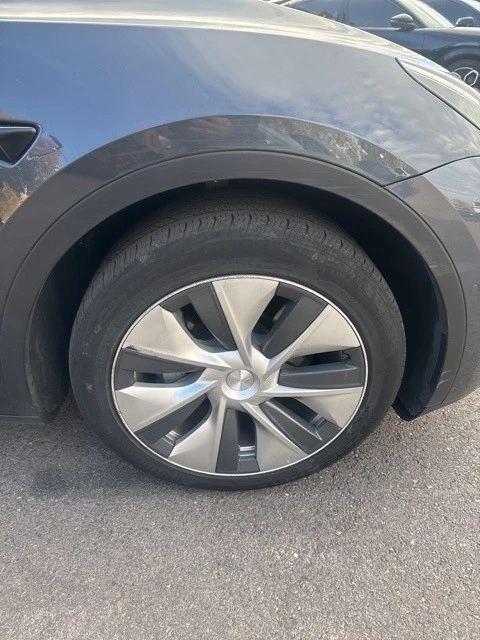 2022 Tesla Model Y - Image 10 of 21