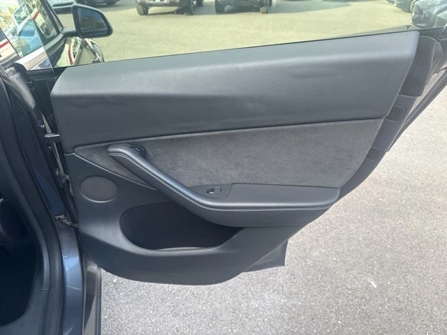 2022 Tesla Model Y - Image 19 of 21