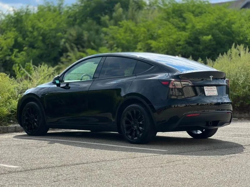 2022 Tesla Model Y - Image 7 of 12