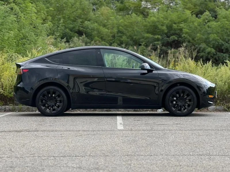2022 Tesla Model Y - Image 10 of 12