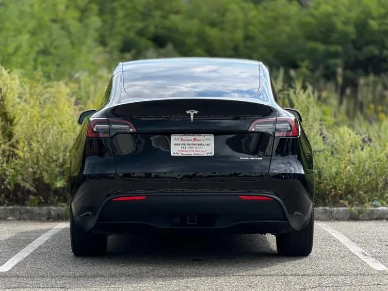 2022 Tesla Model Y - Image 8 of 12