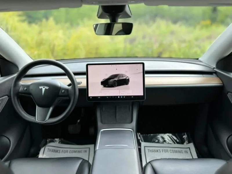 2022 Tesla Model Y - Image 11 of 12