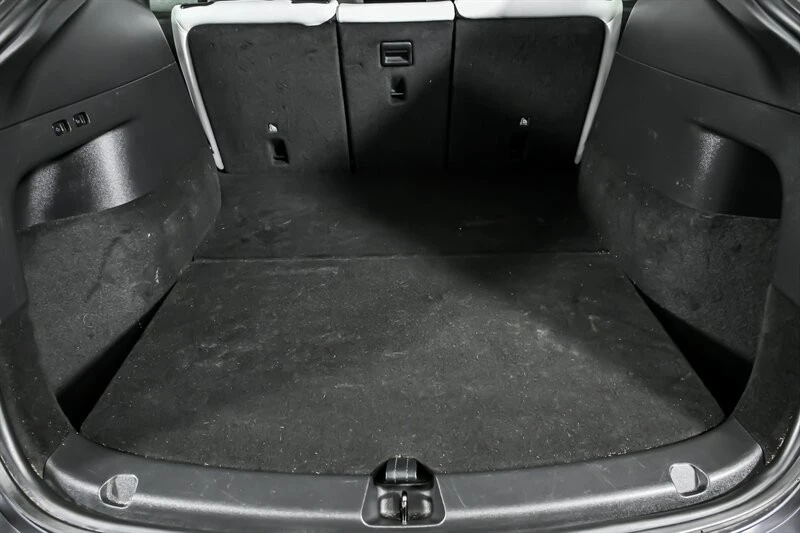 2022 Tesla Model Y - Image 13 of 21