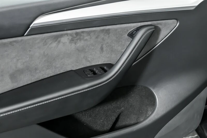 2022 Tesla Model Y - Image 15 of 21