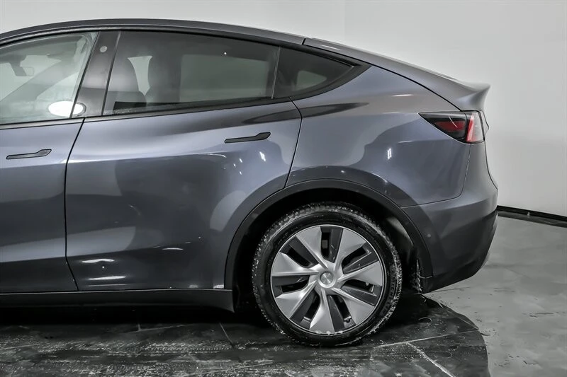 2022 Tesla Model Y - Image 7 of 21