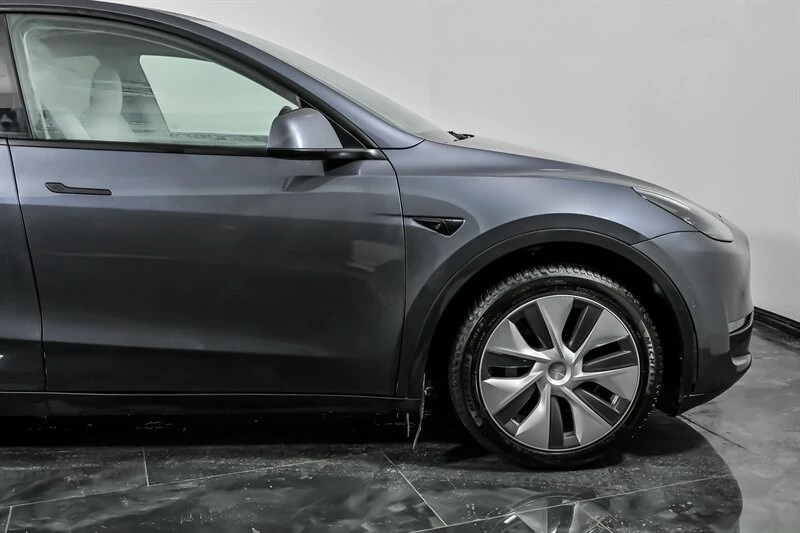 2022 Tesla Model Y - Image 12 of 21