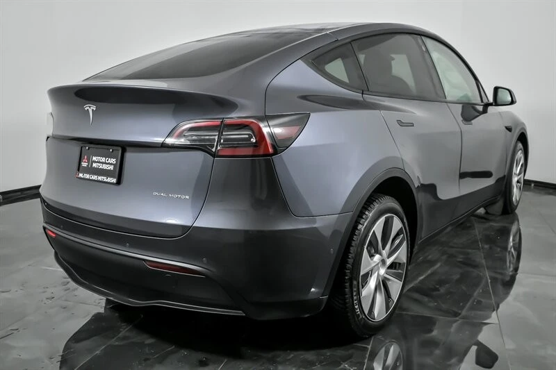 2022 Tesla Model Y - Image 10 of 21
