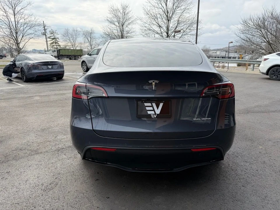 2022 Tesla Model Y - Image 5 of 15
