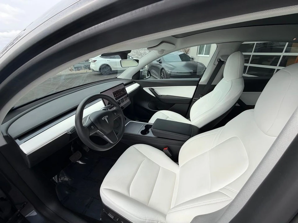 2022 Tesla Model Y - Image 8 of 15