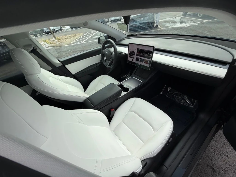 2022 Tesla Model Y - Image 12 of 15