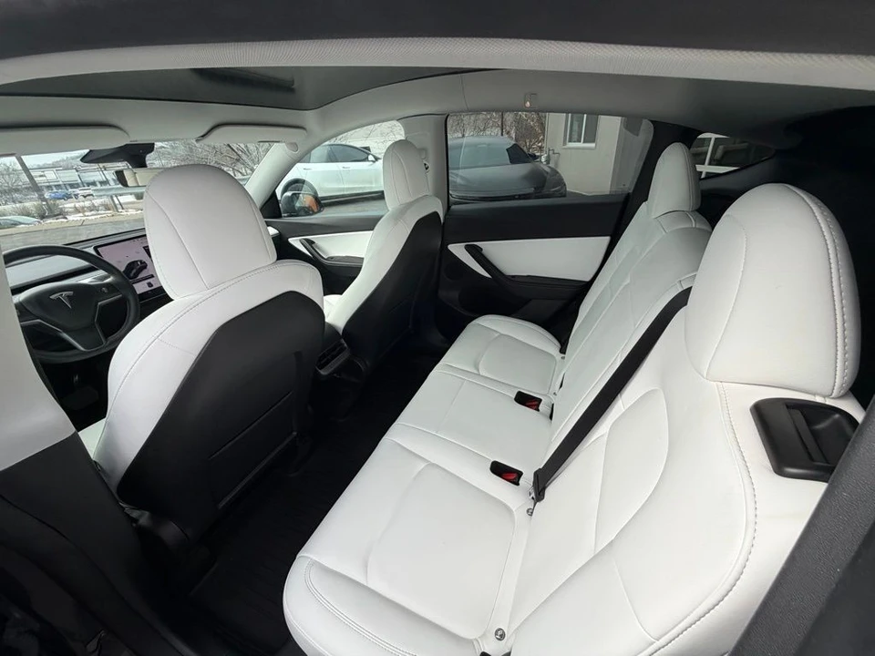 2022 Tesla Model Y - Image 10 of 15