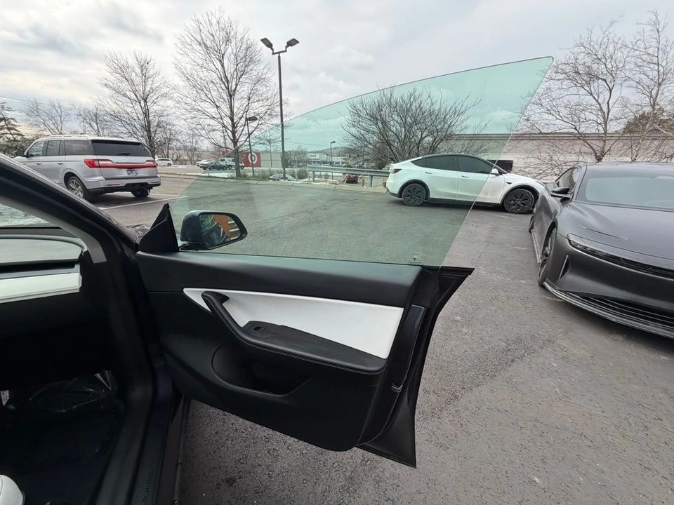 2022 Tesla Model Y - Image 11 of 15