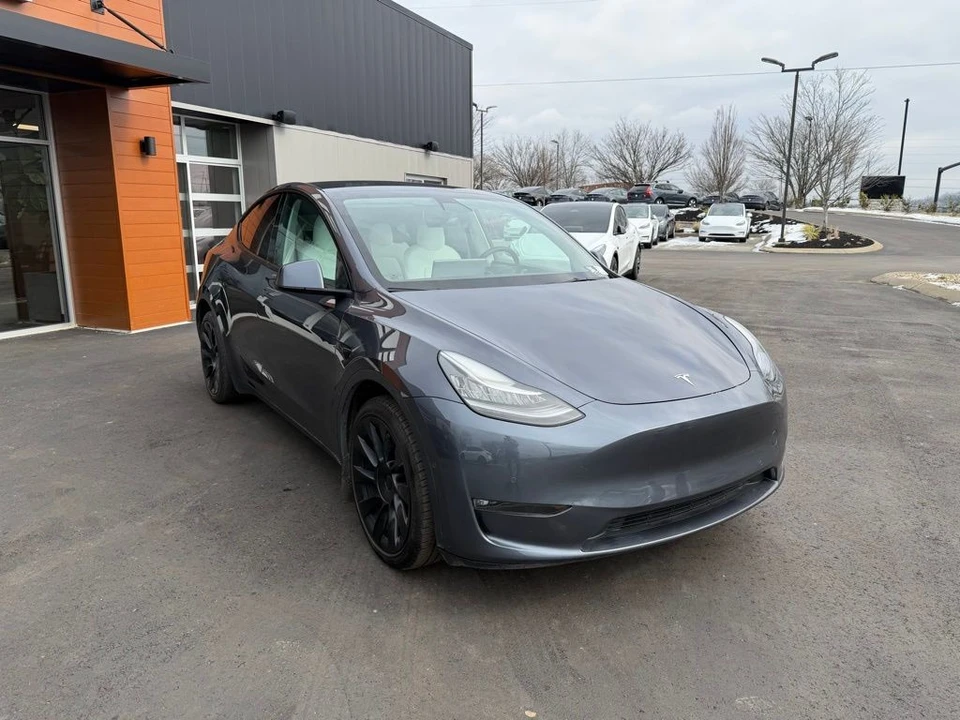 2022 Tesla Model Y - Image 3 of 15